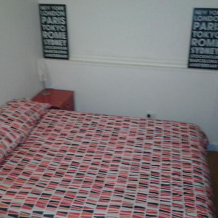The Melbourne Connection Travellers Hostel Bilik gambar